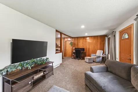 6102 Hampshire Avenue N Crystal MN 55428