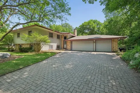 3203 Red Oak Circle S Burnsville MN 55337