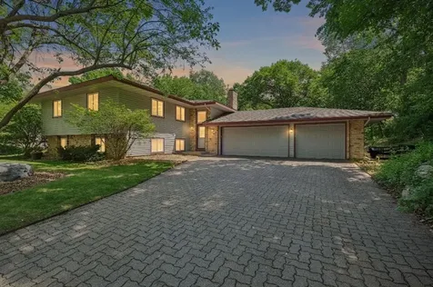 3203 Red Oak Circle S Burnsville MN 55337