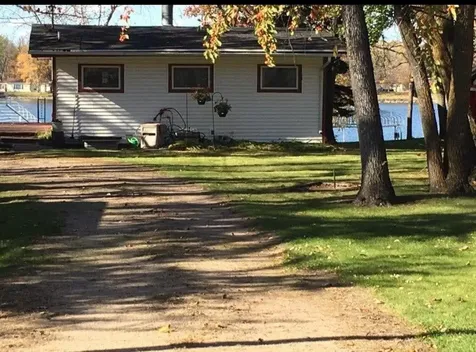 12824 Maple Street SE Mentor MN 56736
