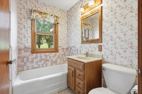 568 Shryer Avenue W Roseville MN 55113