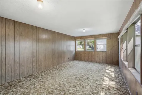 568 Shryer Avenue W Roseville MN 55113