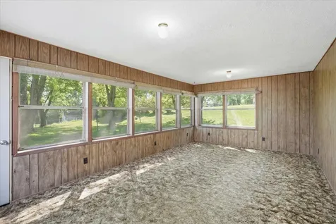 568 Shryer Avenue W Roseville MN 55113