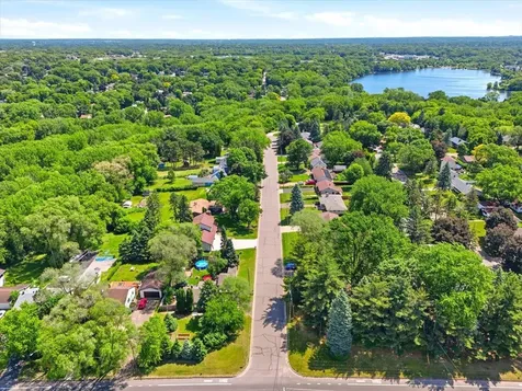 568 Shryer Avenue W Roseville MN 55113