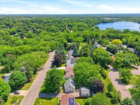 568 Shryer Avenue W Roseville MN 55113