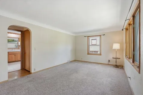 568 Shryer Avenue W Roseville MN 55113