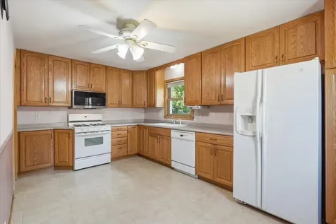 568 Shryer Avenue W Roseville MN 55113