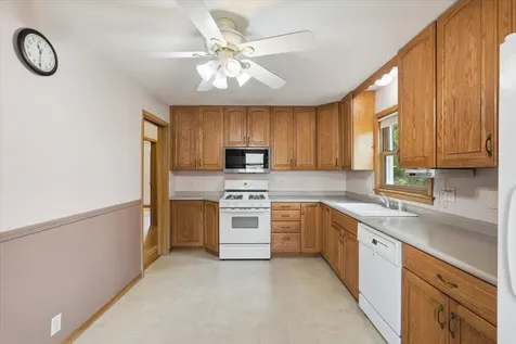 568 Shryer Avenue W Roseville MN 55113