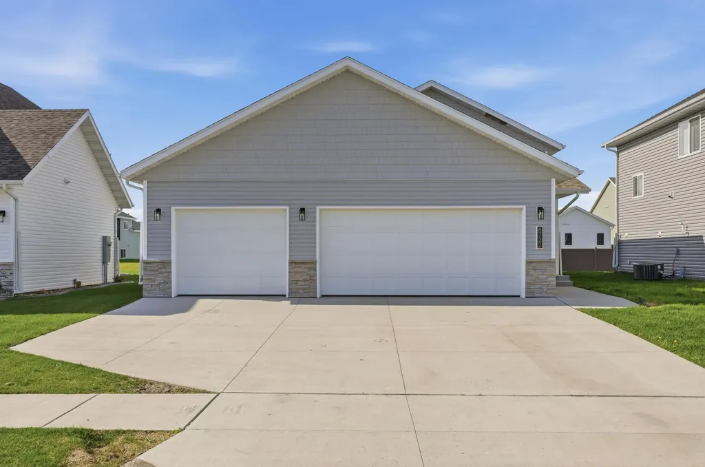 6722 70th Avenue S Horace ND 58047