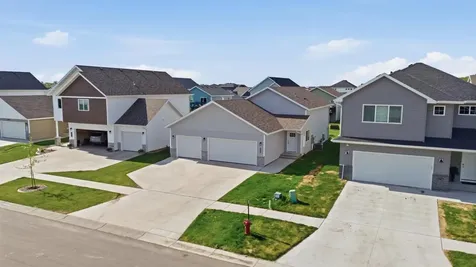 6722 70th Avenue S Horace ND 58047