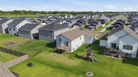 6722 70th Avenue S Horace ND 58047