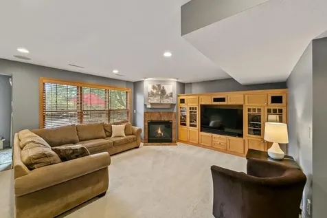 2297 Fieldstone Curve Woodbury MN 55129