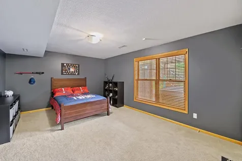 2297 Fieldstone Curve Woodbury MN 55129