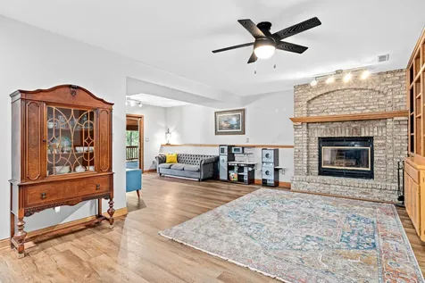 1570 Lakeview Curve Eagan MN 55122
