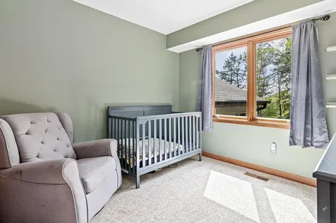 1570 Lakeview Curve Eagan MN 55122