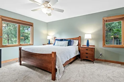 1570 Lakeview Curve Eagan MN 55122