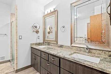 1570 Lakeview Curve Eagan MN 55122