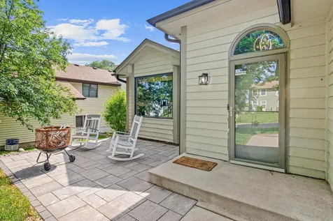 1570 Lakeview Curve Eagan MN 55122