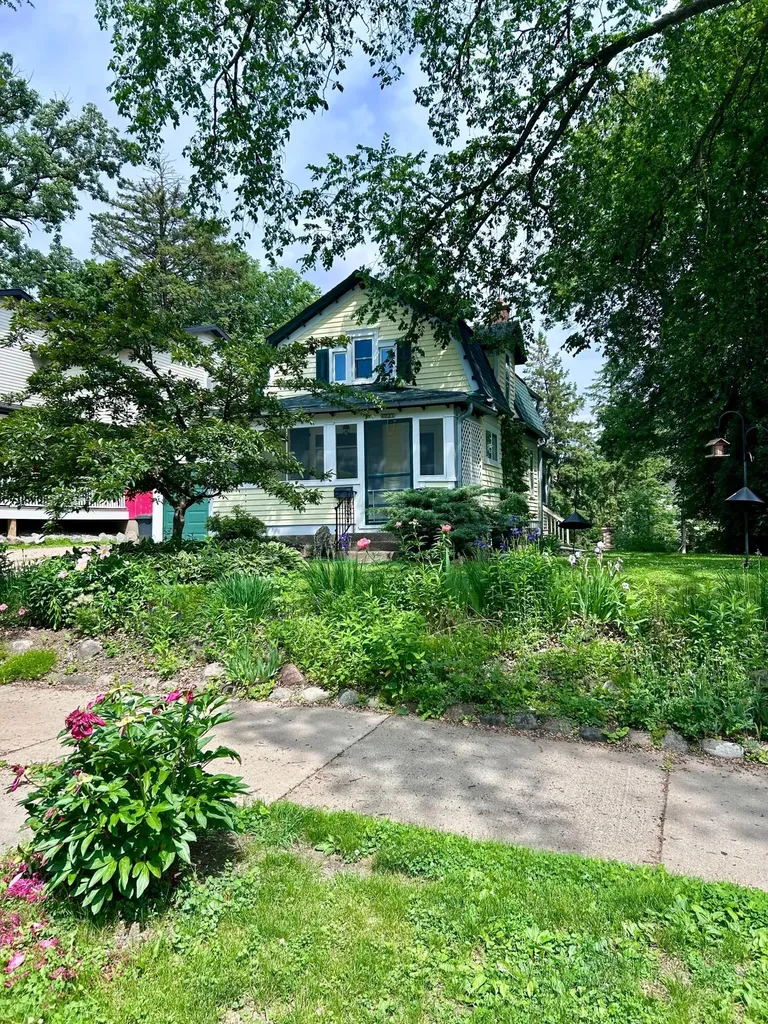 4031 Vincent Avenue S Minneapolis MN 55410