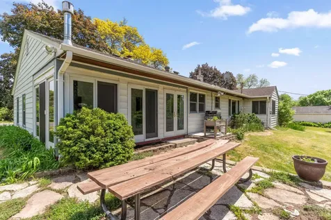 987 Chippewa Avenue Mendota Heights MN 55118