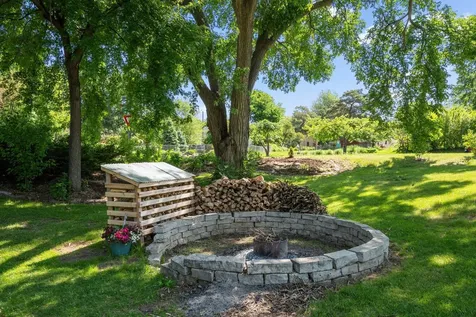 987 Chippewa Avenue Mendota Heights MN 55118