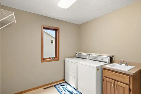 25854 18th Street W Zimmerman MN 55398