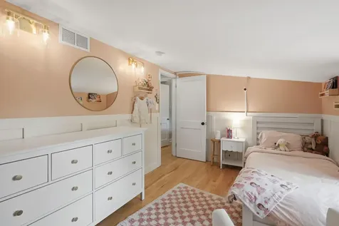 1102 Delaware Avenue West Saint Paul MN 55118