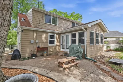 1102 Delaware Avenue West Saint Paul MN 55118