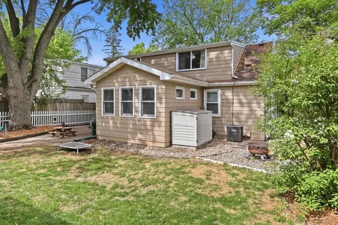 1102 Delaware Avenue West Saint Paul MN 55118