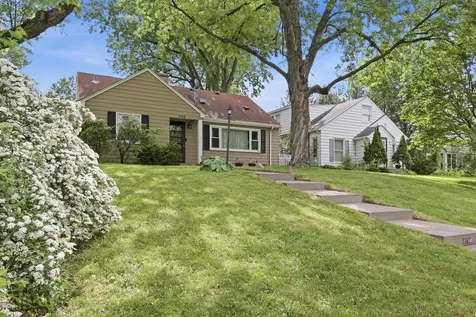 1102 Delaware Avenue West Saint Paul MN 55118