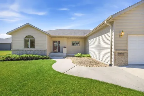 1404 Heritage Avenue NW Hutchinson MN 55350