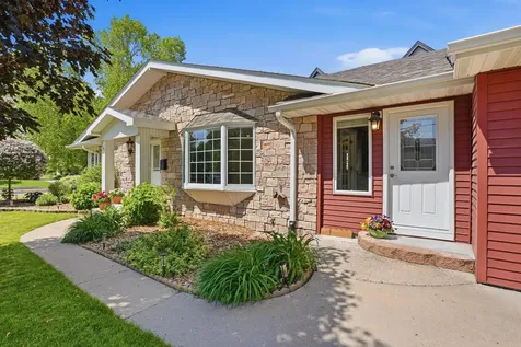 5544 Saint Johns Avenue Edina MN 55424