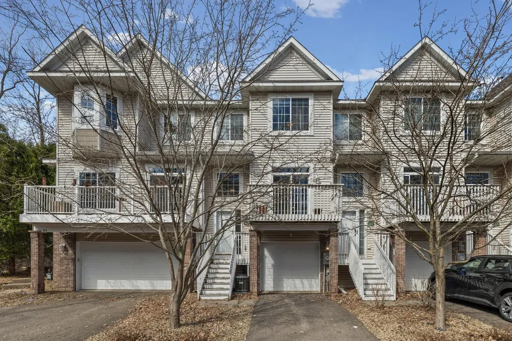 2320 Lower Afton Road E Maplewood MN 55119
