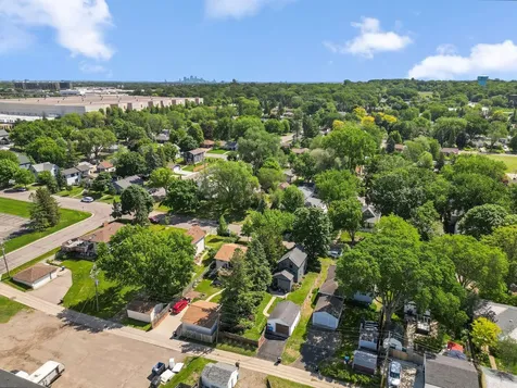 610 7th Avenue S Hopkins MN 55343
