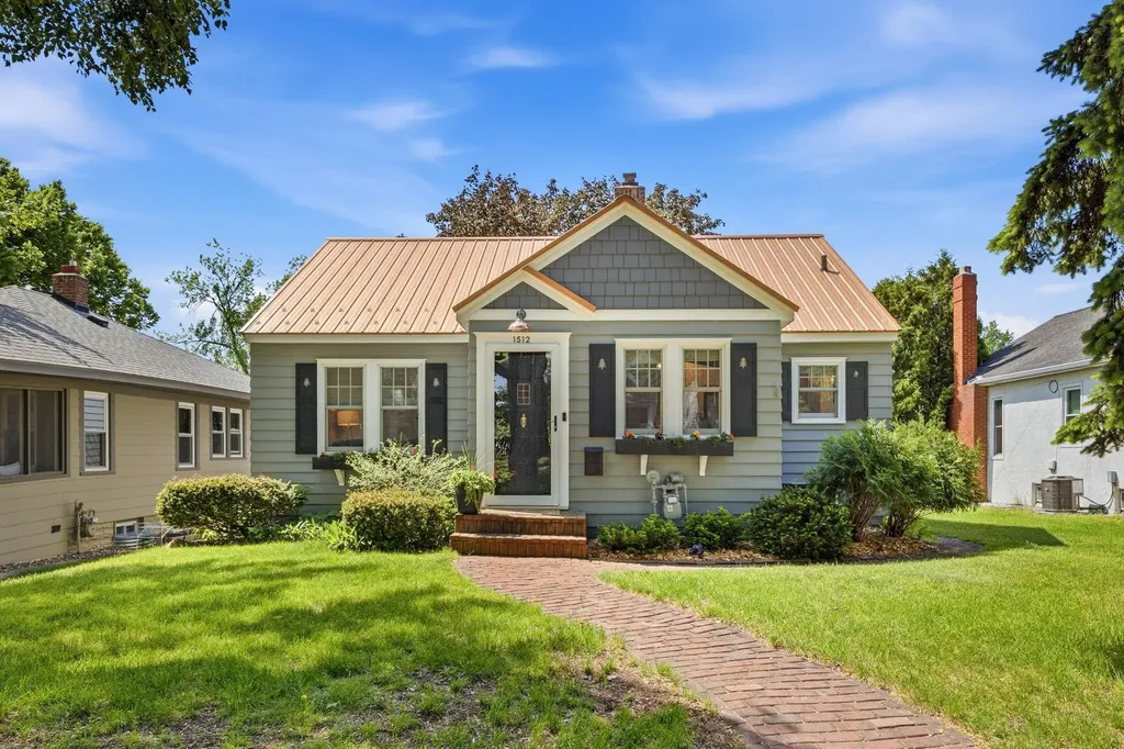 1512 Eleanor Avenue Saint Paul MN 55116