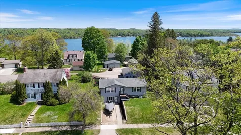 404 Hartley Street Coleraine MN 55722