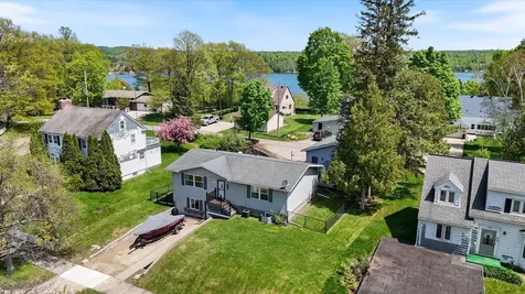 404 Hartley Street Coleraine MN 55722