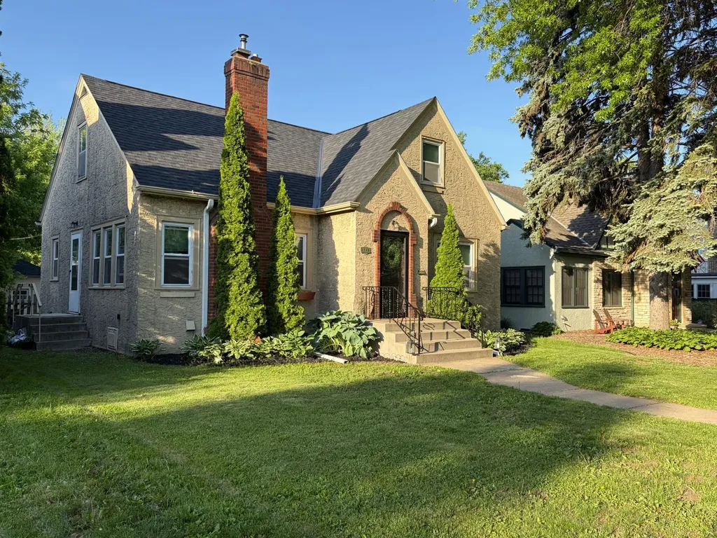 722 Arlington Avenue E Saint Paul MN 55106