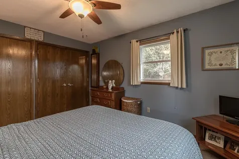 35425 Shakpays Cove Road Kasota MN 56050