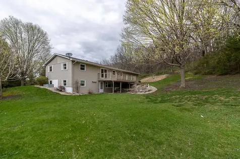 35425 Shakpays Cove Road Kasota MN 56050