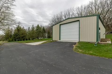 35425 Shakpays Cove Road Kasota MN 56050