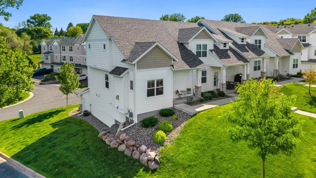 2673 New Century Place E Maplewood MN 55119