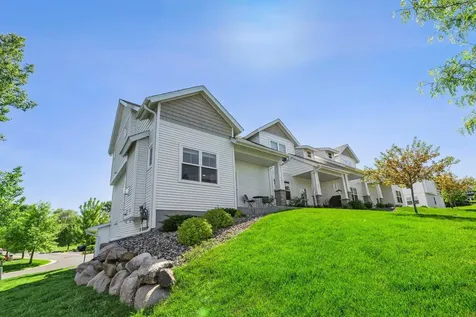 2673 New Century Place E Maplewood MN 55119