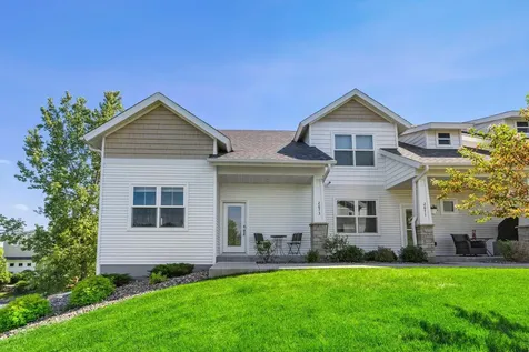 2673 New Century Place E Maplewood MN 55119