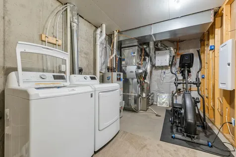 2673 New Century Place E Maplewood MN 55119