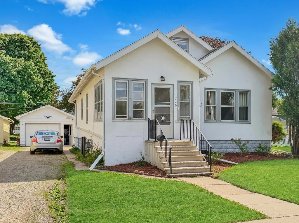 720 E 3rd Street Fairmont MN 56031