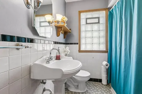 2744 Zenith Avenue N Robbinsdale MN 55422