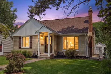 2744 Zenith Avenue N Robbinsdale MN 55422