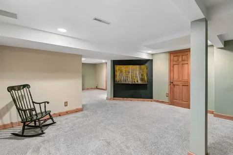 2744 Zenith Avenue N Robbinsdale MN 55422