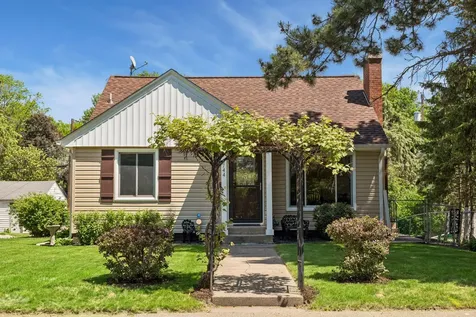 2744 Zenith Avenue N Robbinsdale MN 55422